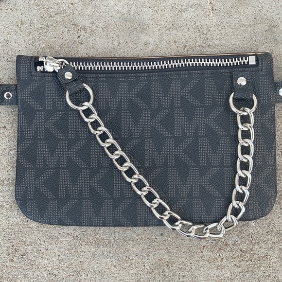 Michael Kors belt bag - Picture 2 of 6